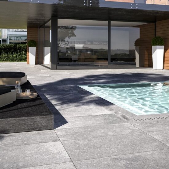 50x100 cm per 20 mm di spessore: la nuova dimensione per l’outdoor Marazzi.
