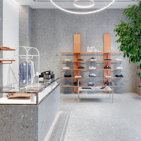 Effetti materici con il gres effetto pietra per Daniel & Mayer