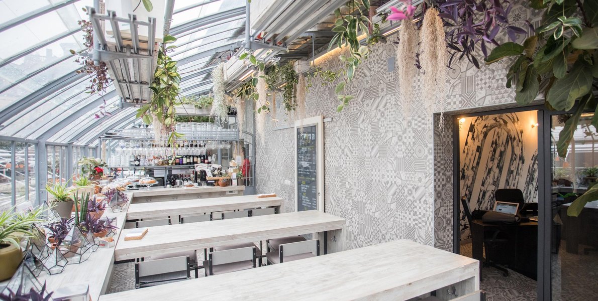 Le Serre dei Giardini Margherita diventano il nuovo hub metropolitano. Un bel recupero urbanistico nel cuore di Bologna.