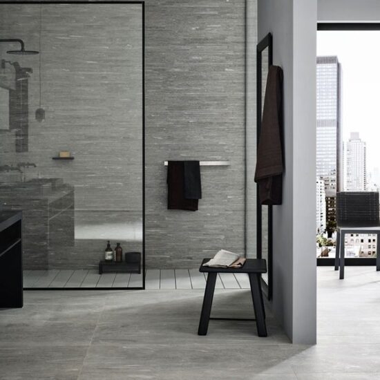 Gres effetto pietra per interni minimal e metropolitani