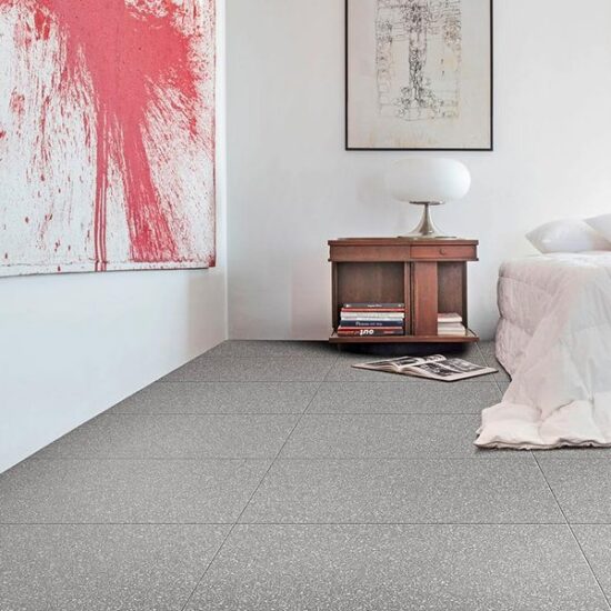 Pinch reinterpreta la materia frammentata del seminato veneziano