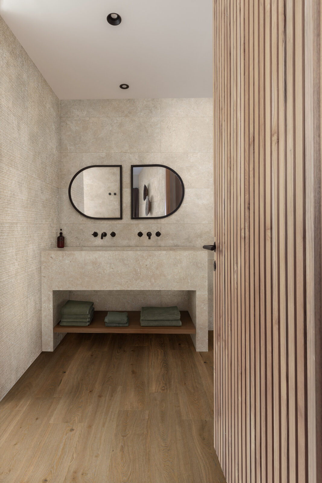 marazzi limestone wall 001.jpg