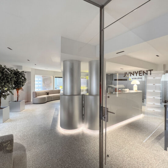 marazzi junyent smile clinic 001.jpg